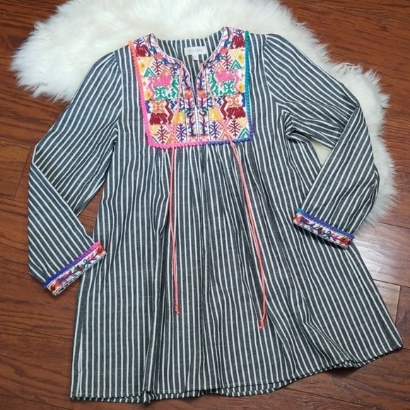 Velzera Pompom Tunic - Picture 1 of 8